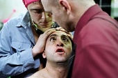 Изображая жертву 2006