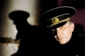 Изображая жертву 2006
